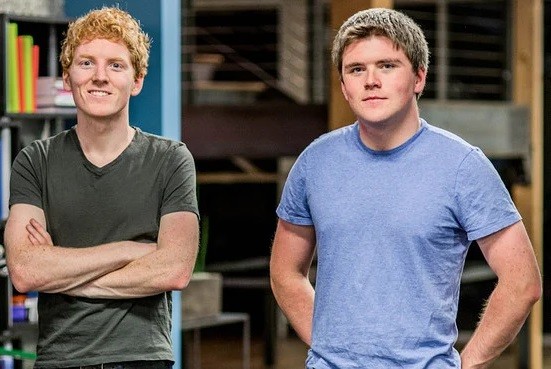 Patrick (ซ้าย) และ John Collison